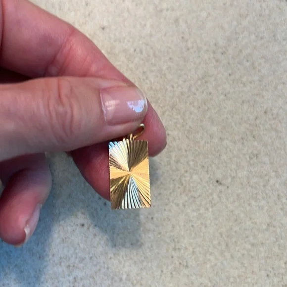 18 carats Gold Rectangular Pendant - Picture 5 of 5